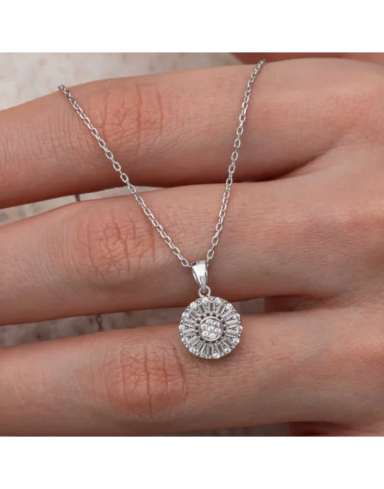Gümüş Zirkon Taşlı Yuvarlak Kadın Kolye