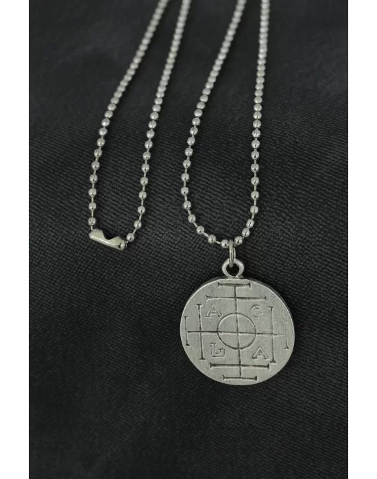 Madalyon Figürlü Metal Erkek Kolye