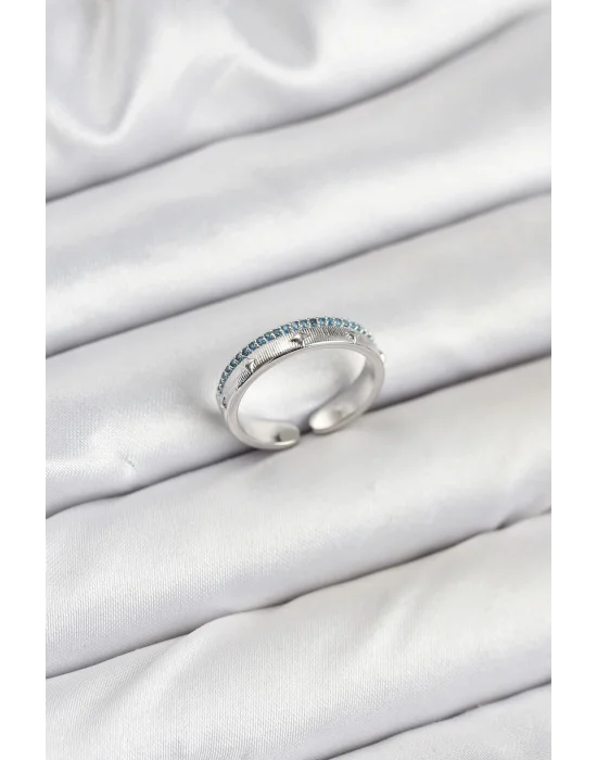 Pirinç Gümüş Renk Sıralı Zirkon Taşlı Kutup Yıldızı Model Kadın Yüzük