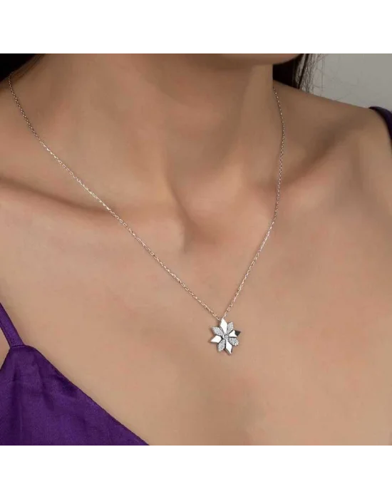 Swarovski Taşlı Gümüş Çiçek Bayan Kolye