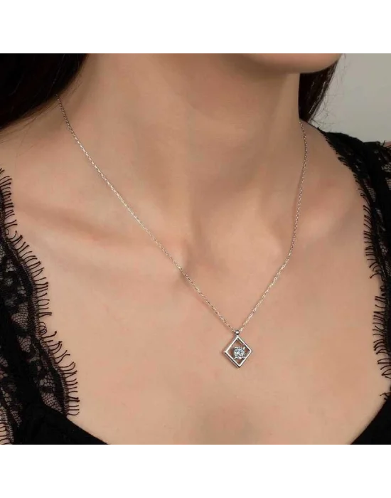 Swarovski Taşlı Gümüş Dörtgen Bayan Kolye