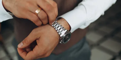 2024 Kombin Önerileri: Sana En Yakışan Kol Saatini Bul!