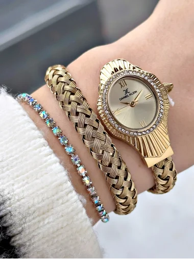 Daniel Klein Premium Yılan Model Dolamalı Kadın Kol Saati 23 mm