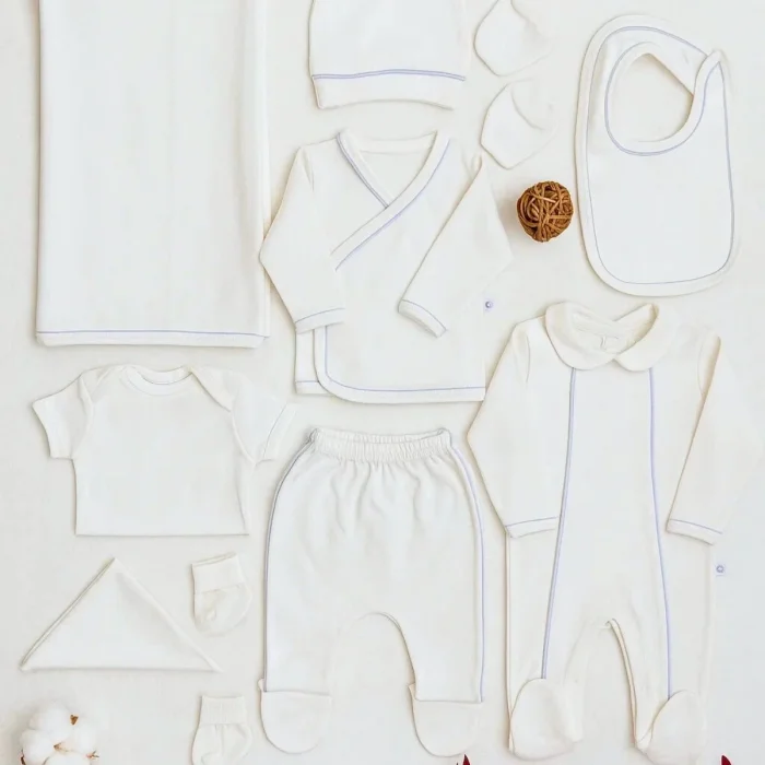 Çizgi Desenli 10 Parça Kutulu Erkek Bebek Hastane Çıkış Seti