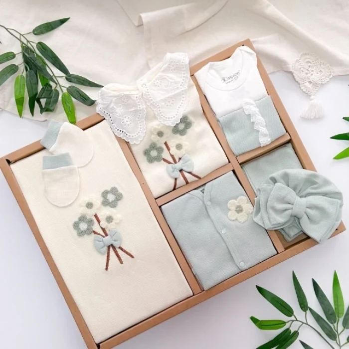 Fiyonk ve Çiçek Detaylı %100 Pamuk 10 Parça Bebek Hastane Çıkış