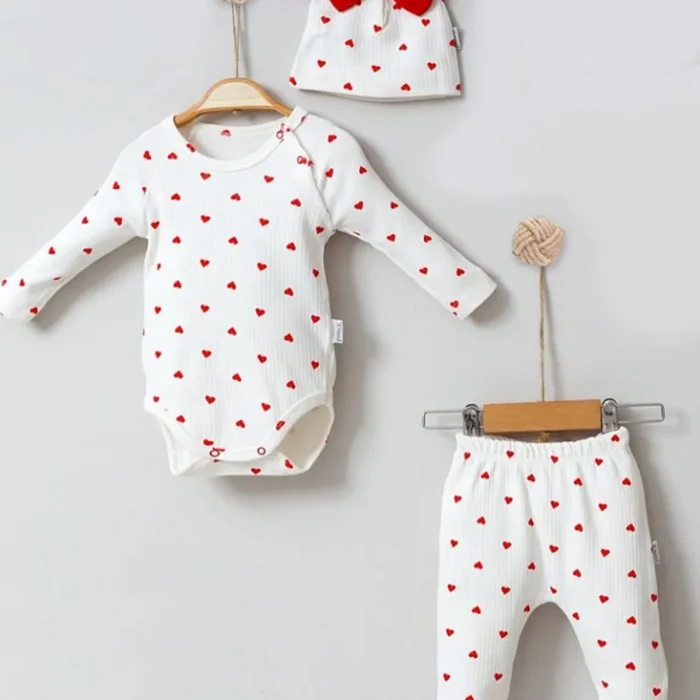 Kalp Desenli Şapkalı 3lü Kız Bebek Takımı
