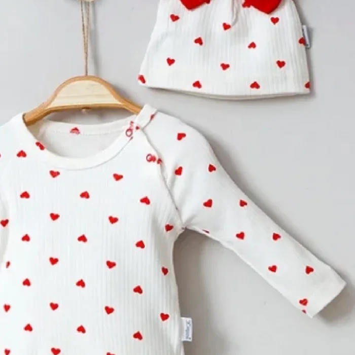 Kalp Desenli Şapkalı 3lü Kız Bebek Takımı