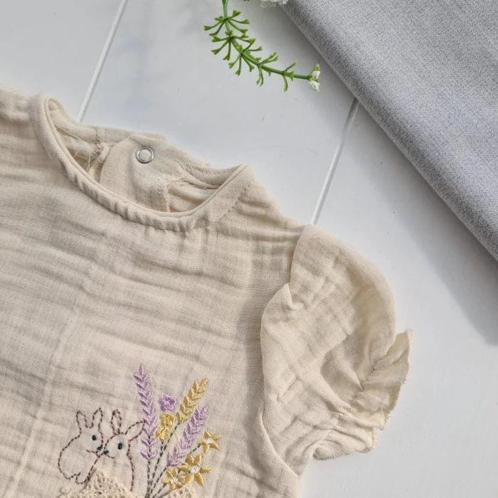 Müslin Kumaş Çiçek Nakışlı Pamuklu Kız Bebek Tulum