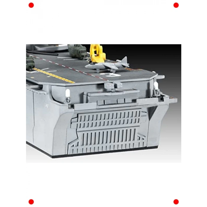 1:700 Ölçekli Amfibi Taarruz Gemisi Model Kiti