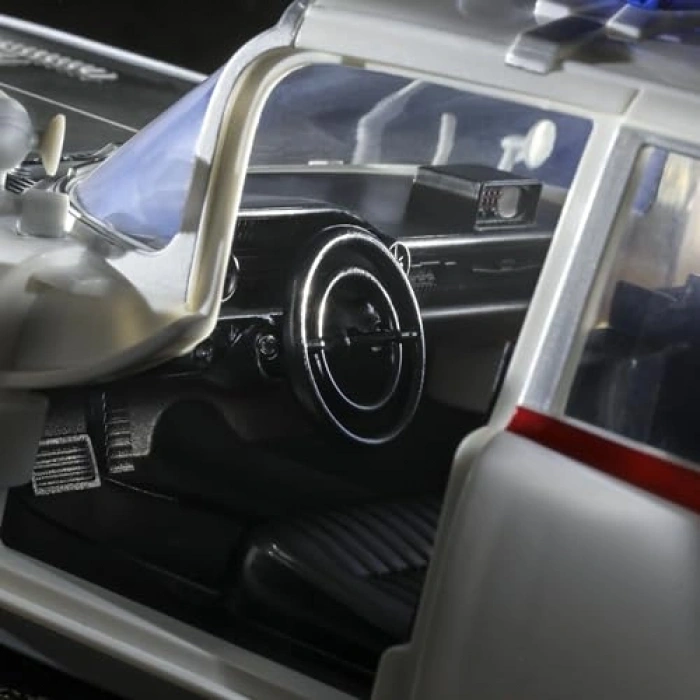 1984 Yılı Ecto-1 Oyuncak Araba, 1:18 Ölçek, 14+ Yaş Uygun