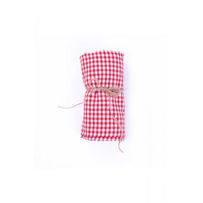 75x75 cm Kırmızı Pötikare Masa Örtüsü ile Sofra Hazırlığı