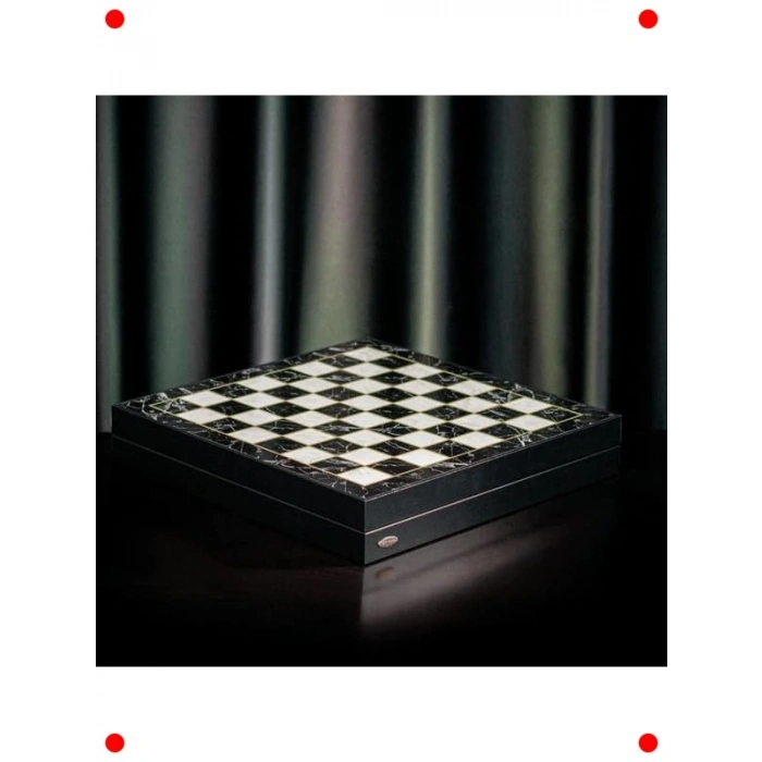 Antik Temalı Metal Satranç Takımı ve Sandıklı Tahta