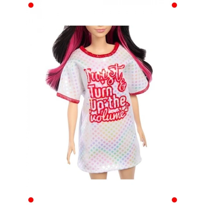 Beyaz Tişört Elbiseli Moda Bebek Figürü