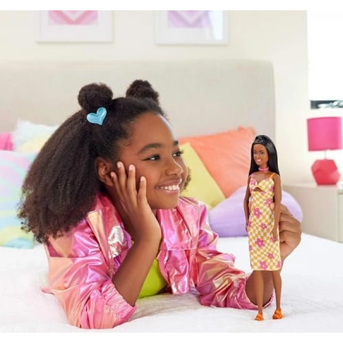 Çiçekli Elbiseli Barbie Bebek ile Eğlenceli Oyun Zamanları
