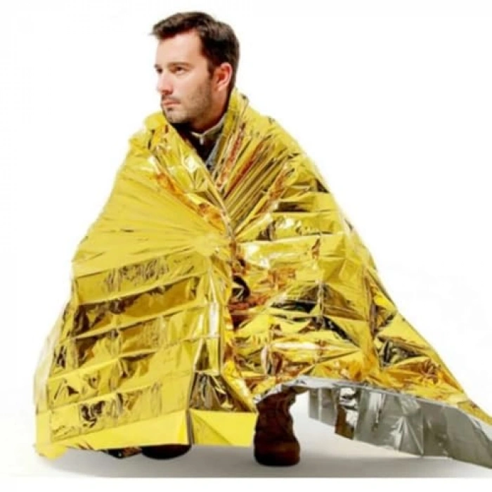 Çift taraflı acil durum battaniyesi, 130 cm x 210 cm ölçülerde