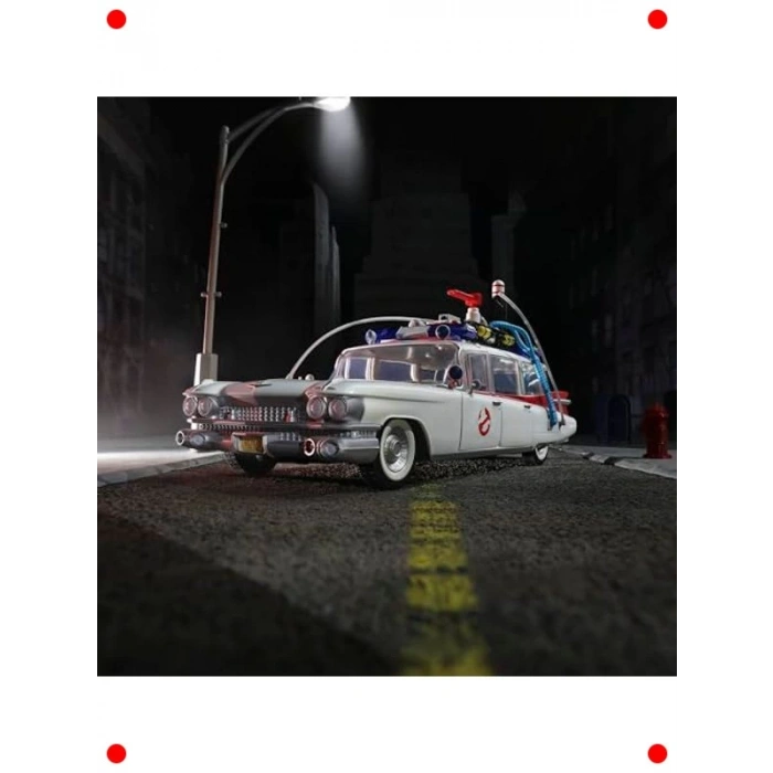 Film Temalı Ambulans Model Araba - 1:18 Ölçekli