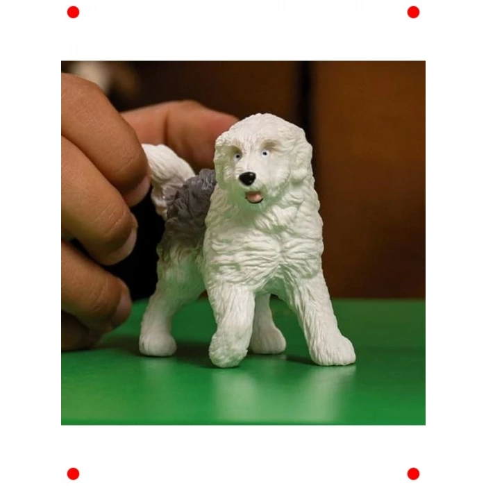 Gerçekçi İngiliz Çoban Köpeği Figürü