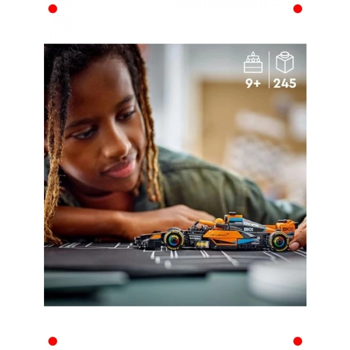 Hızlı Yarış Arabası Modeli Yapım Seti (245 Parça)