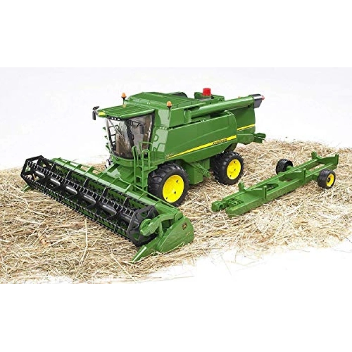 - John Deere Biçerdöver Ölçekli Model