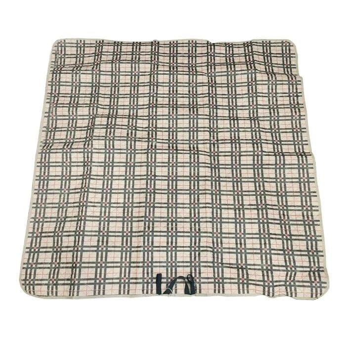 Kendinden çantalı piknik örtüsü, pratik taşıma için