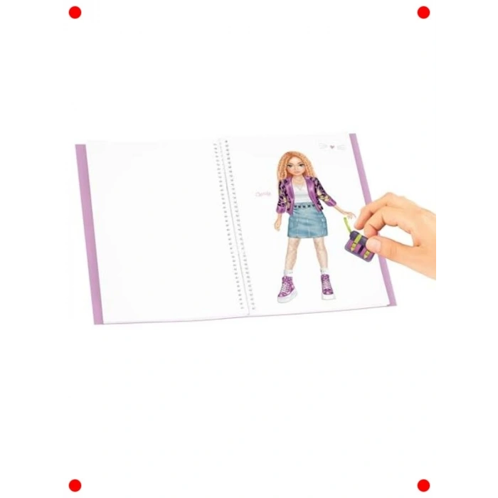 Model Giydirme Kitabı - 20 Sayfa ve 7 Çıkartma Seti