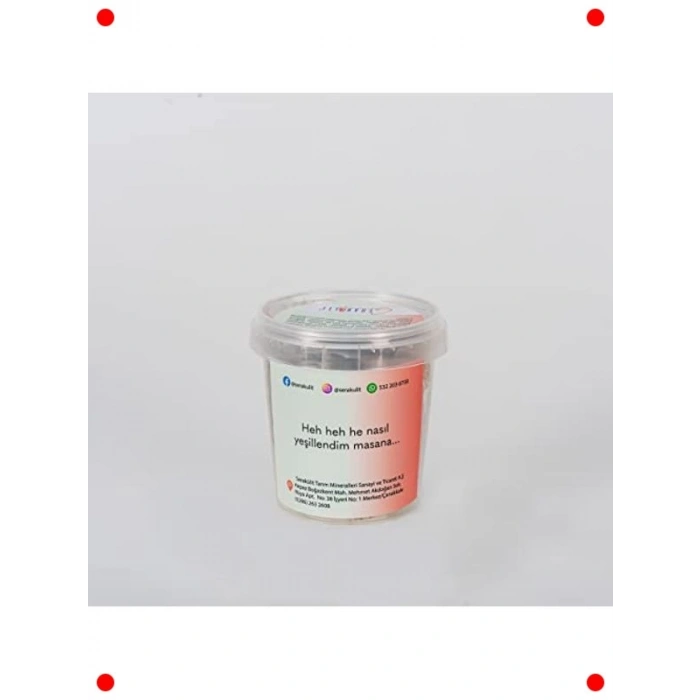 Mutlu Yüzlü Çim Adam Figürü