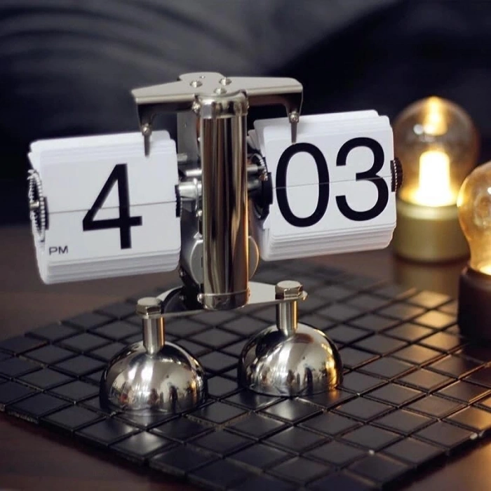 Paslanmaz Çelik Çift Bacaklı Masa Saati, Retro Yaprak Tasarım