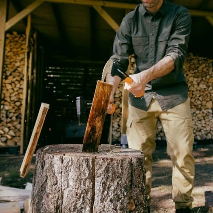 Sertleştirilmiş çelik bıçaklı, fiberglas saplı budama aracı