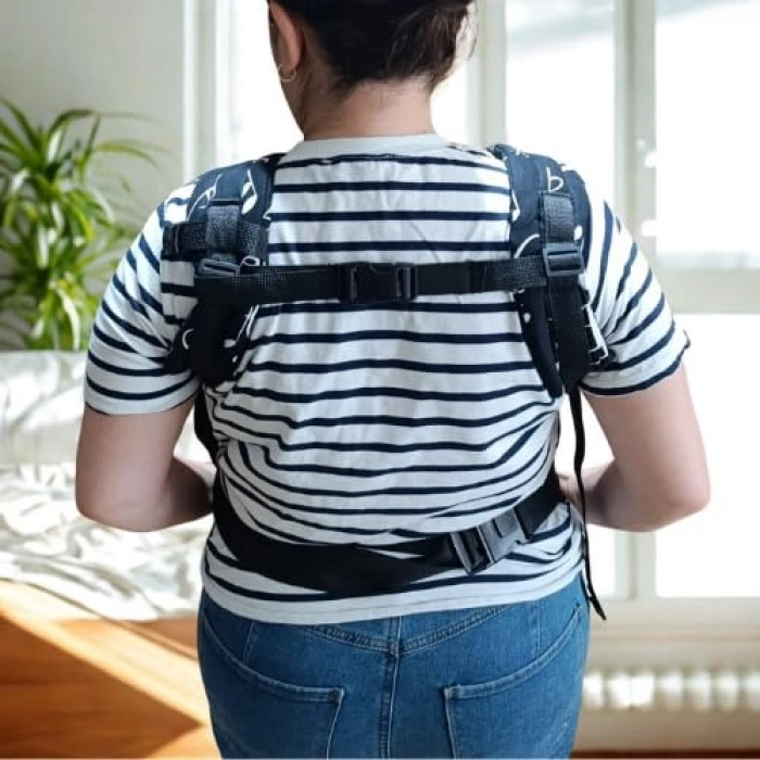 Siyah Bebek Taşıma Aparatı, Ergonomik ve Kullanışlı