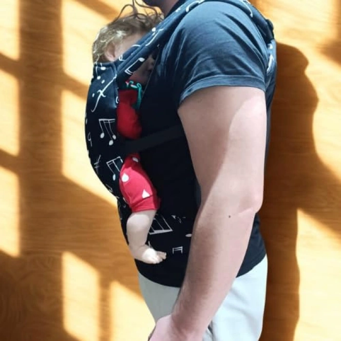 Siyah Bebek Taşıma Aparatı, Ergonomik ve Kullanışlı