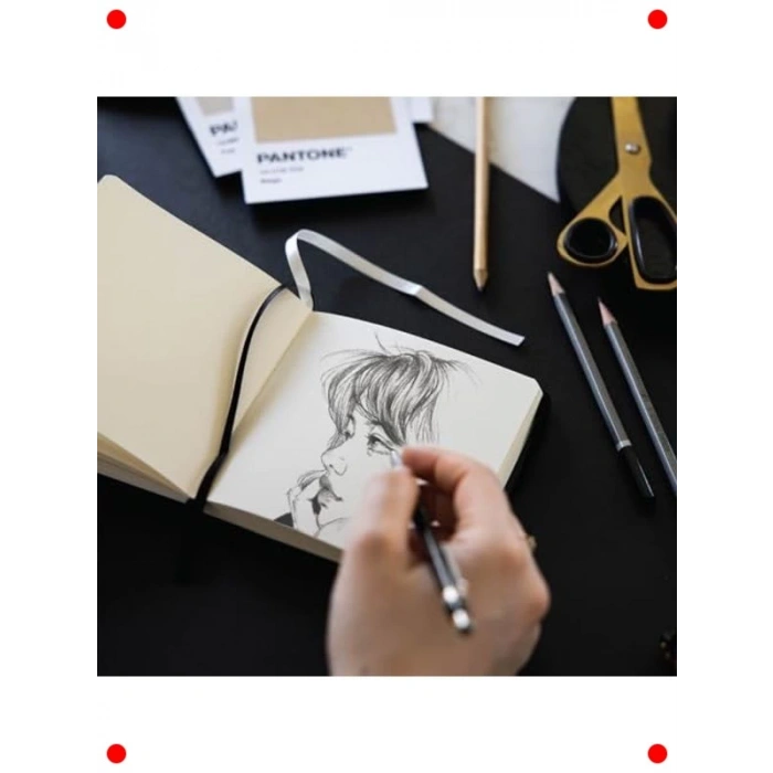 Siyah Sert Kapak Eskiz Defteri - 12x12 cm, 80 Yaprak, 140 gr