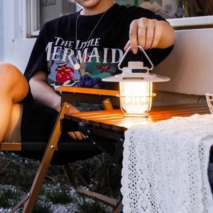 Vintage LED Kamp Lambası, Su Geçirmez Yapı ile 5000 mAh Kapasite