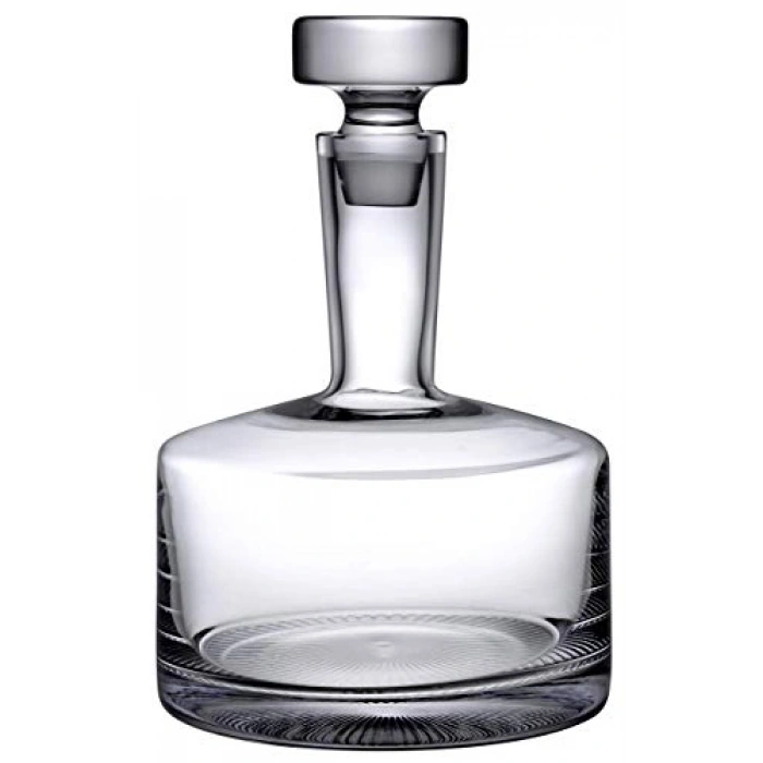 Viski seti, şık sunum için ideal, kaliteli malzemeden üretilmiştir