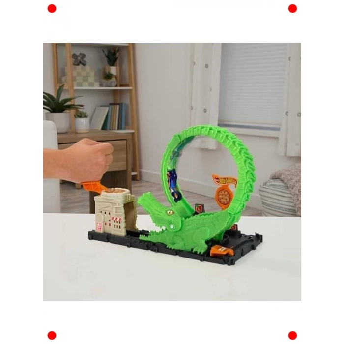 Yarış Pisti ve Oyuncak Araba Mücadele Seti