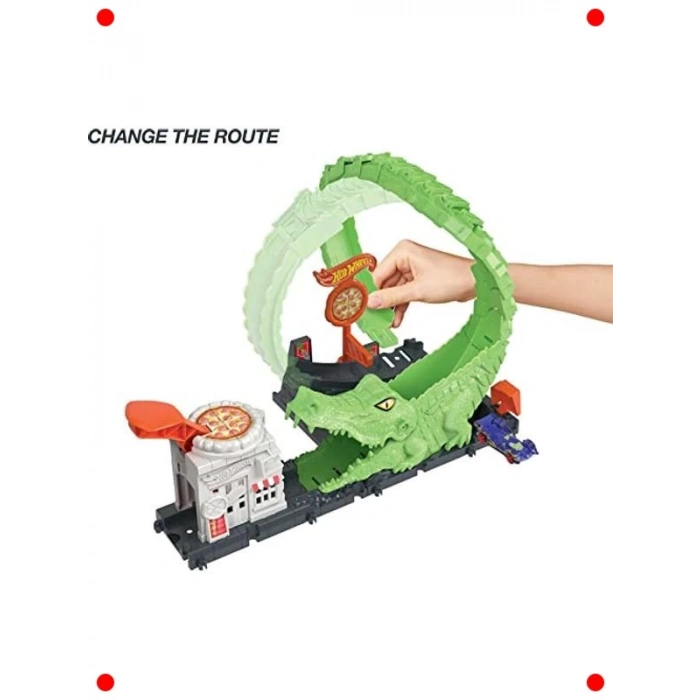 Yarış Pisti ve Oyuncak Araba Mücadele Seti