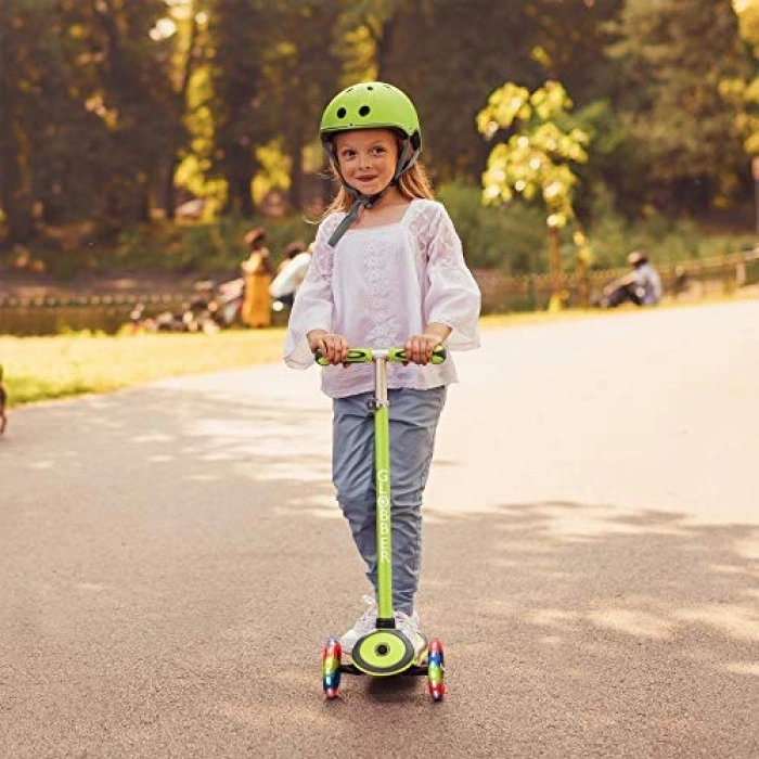 Yeşil Işıklı Scooter, Çocuklar İçin Eğlenceli Araç