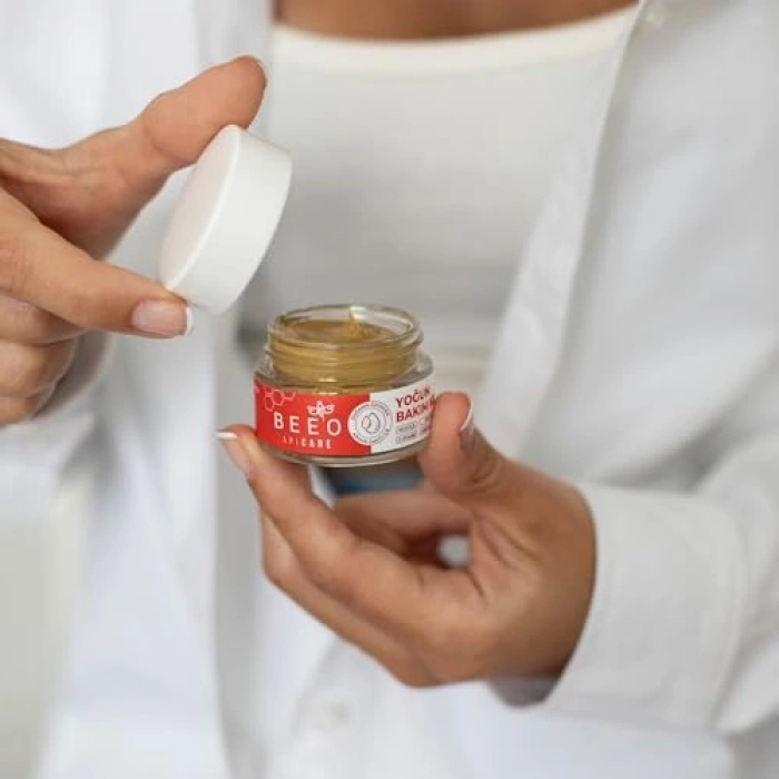 Yoğun Bakım Kre, Arı Sütü ve E Vitamini İçerikli, 15 ml