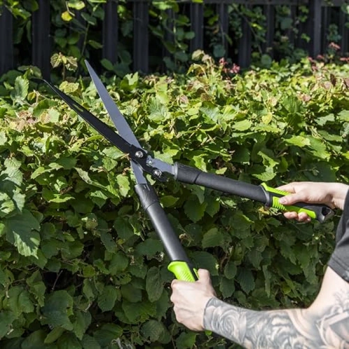 Yumuşak Saplı Karbon Çelik Bıçaklı Çit Makası