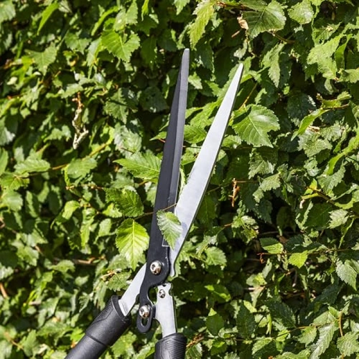 Yumuşak Saplı Karbon Çelik Bıçaklı Çit Makası