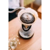 Siyah camdan yapılmış Hario V60 02 dripper, kahve severler için
