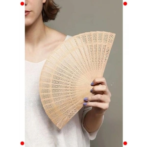 Hafif Ahşap El Yelpazesi - Doğal ve Estetik