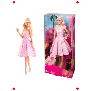 Pembe Elbiseli Oyuncak Bebek