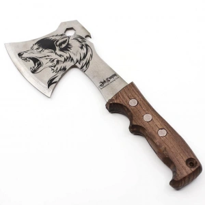 Profesyonel kamp baltası, dayanıklı ve pratik