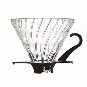 Siyah camdan yapılmış Hario V60 02 dripper, kahve severler için