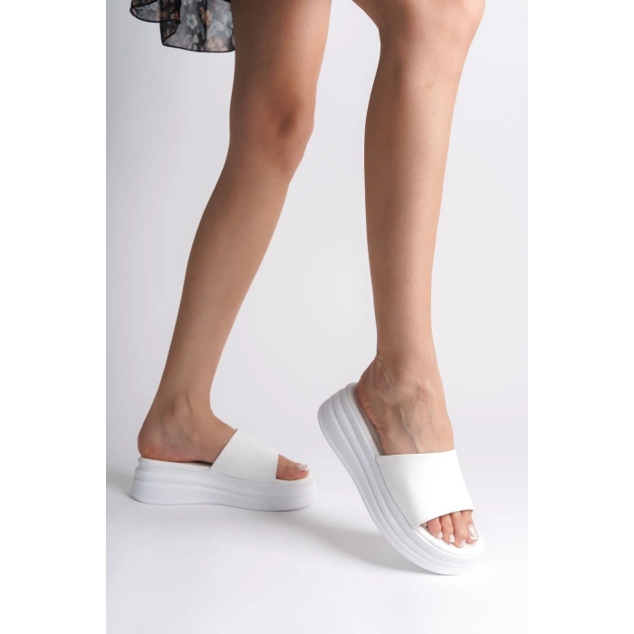 ALICE Düz Topuklu Kalın ve Ortopedik Taban Kadın Terlik CBT - Beyaz