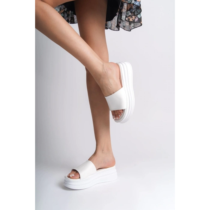 ALICE Düz Topuklu Kalın ve Ortopedik Taban Kadın Terlik CBT - Beyaz