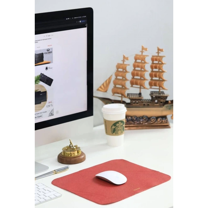 Guard Kırmızı Deri Mouse Pad 30 x 27 Cm