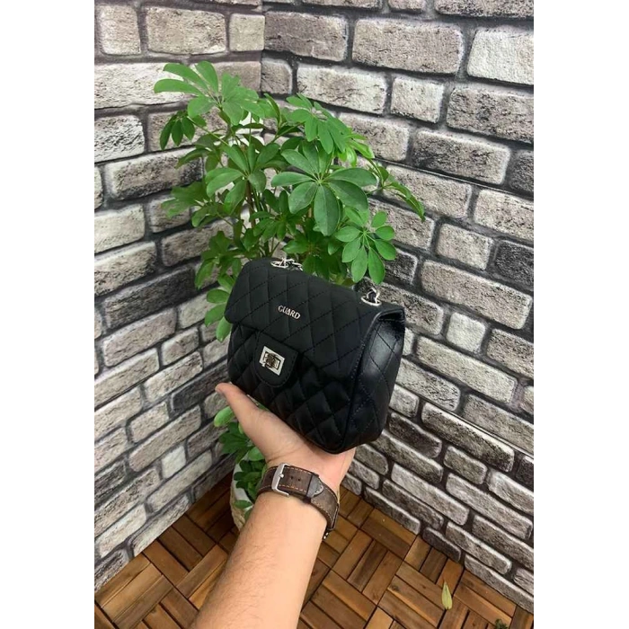 Guard Siyah Capitone Baskılı Zincirli Deri Kadın Kol Çantası