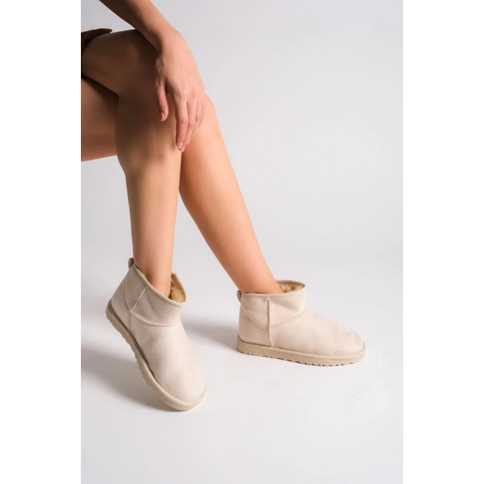 JOLIE Bağcıksız Düz Taban İçi Kürklü Kısa Süet Kadın Bot SKT - Krem