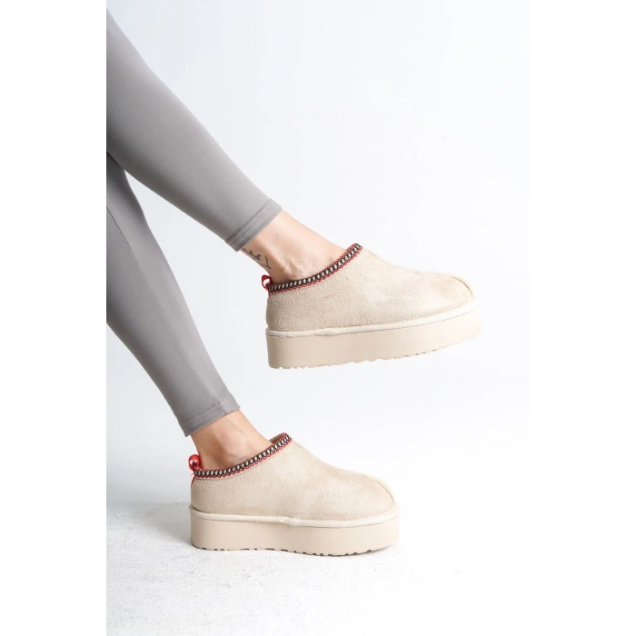 LEILA Bağcıksız Düz ve Kalın Taban İçi Kürklü Kısa Süet Kadın Bot  CKT - Krem